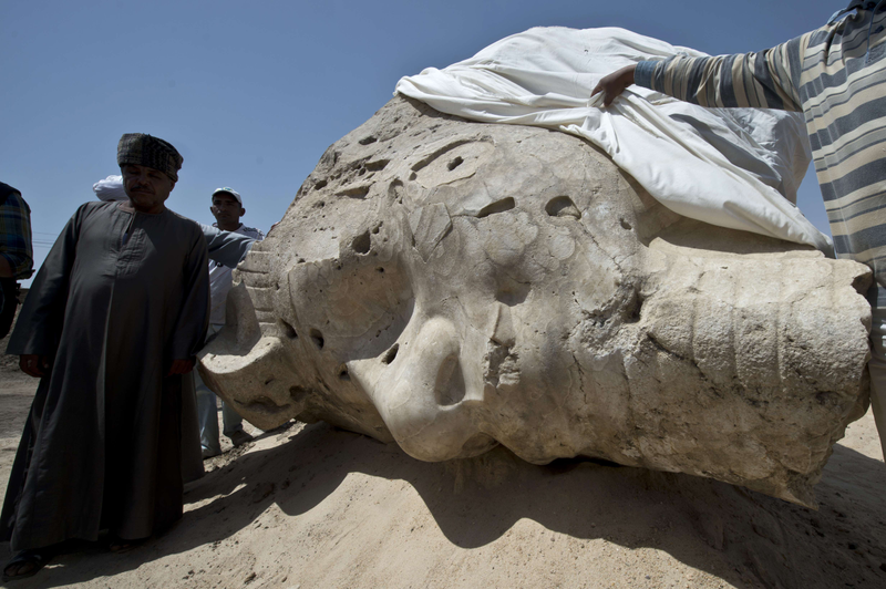 Illustration for article titled These Absolutely Huge Pharaoh Statues Were Just Unveiled In Egypt